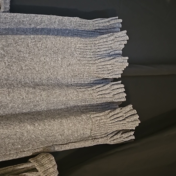 Gray knee length ruffled sweater - Picture 6 of 7